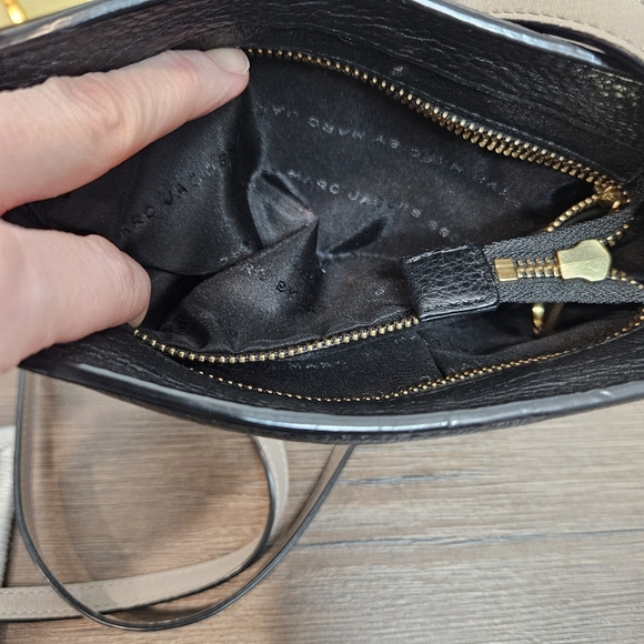 Marc Jacobs Pebbled leather Crossbody - Picture 8 of 10